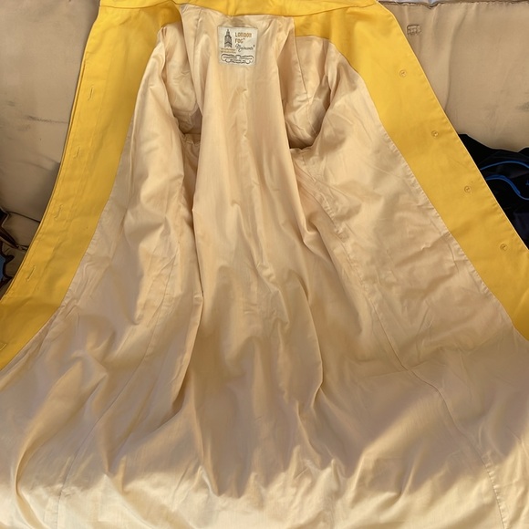 Vintage Yellow London Fog Maincoats SZ 12 Reg Button Close 2 Pocket Collar Lined - Picture 10 of 12